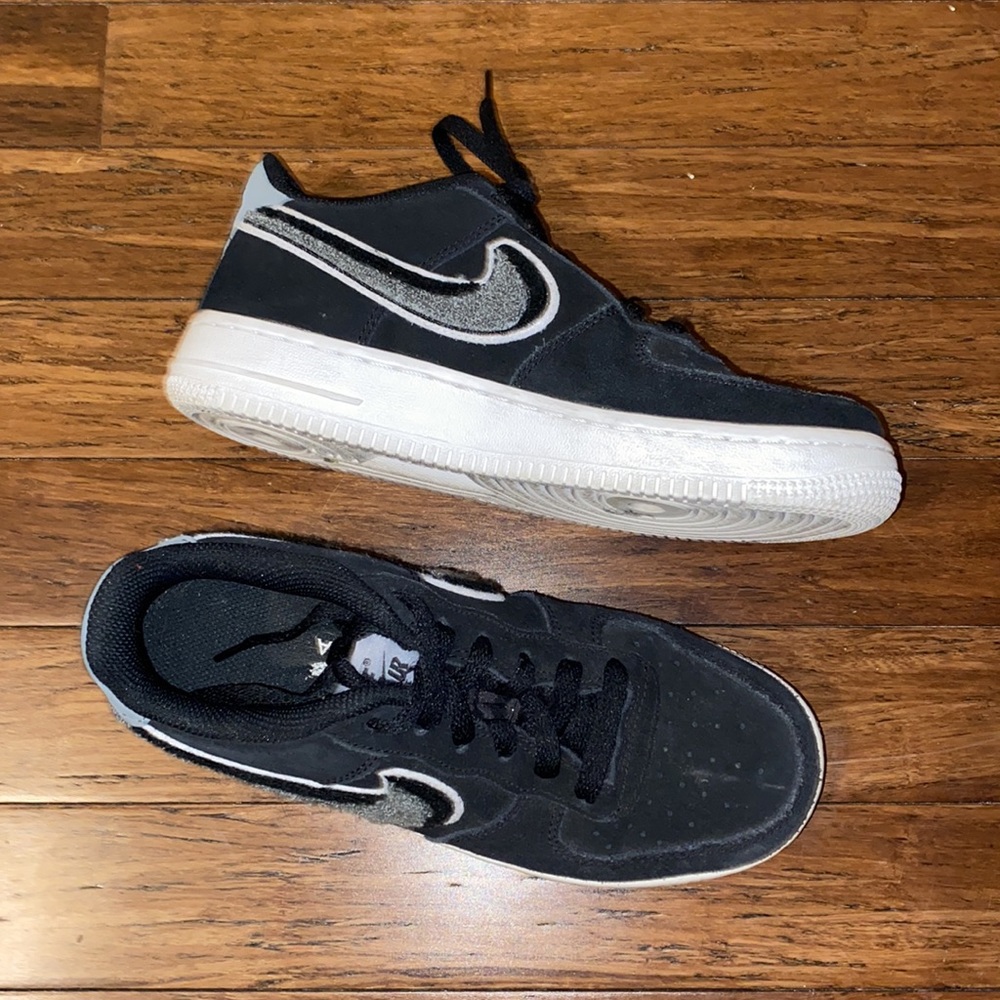 NIKE AIR FORCE 1 LV8 GS - Picture 3 of 4
